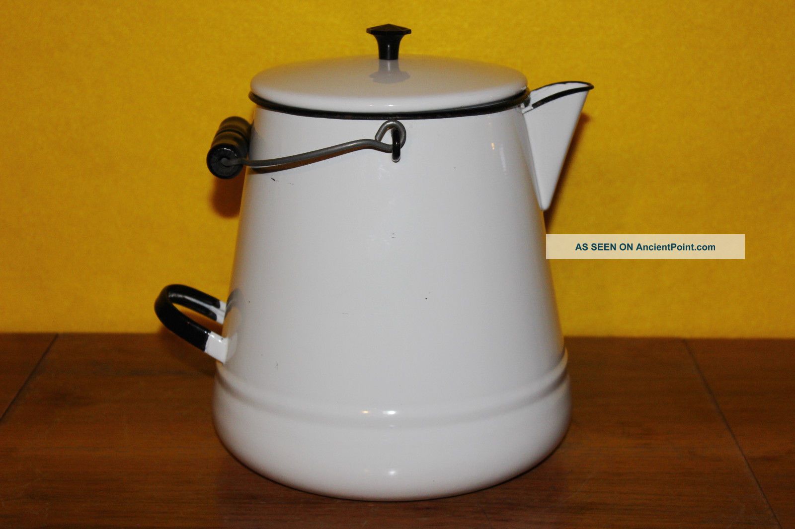 Vintage U. S. Standard Enameled Ware Large Cowboy Coffee Pot Kitchen Enamelware