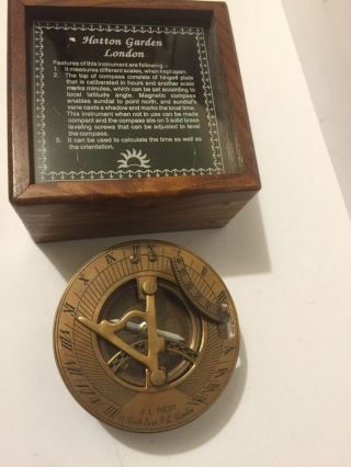 Solid Brass Hatton Garden Sundial Compass With Wooden Box (amat 7173) photo