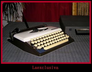 Vtg Limited Edition Triumph Tippa S Bitone Typewriter, .  Special Cursive Script photo