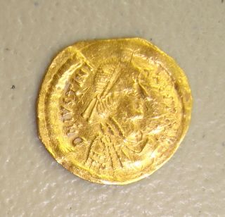 527 - 565 Ad Justinian I Ancient Byzantine Gold Semissis Vf photo