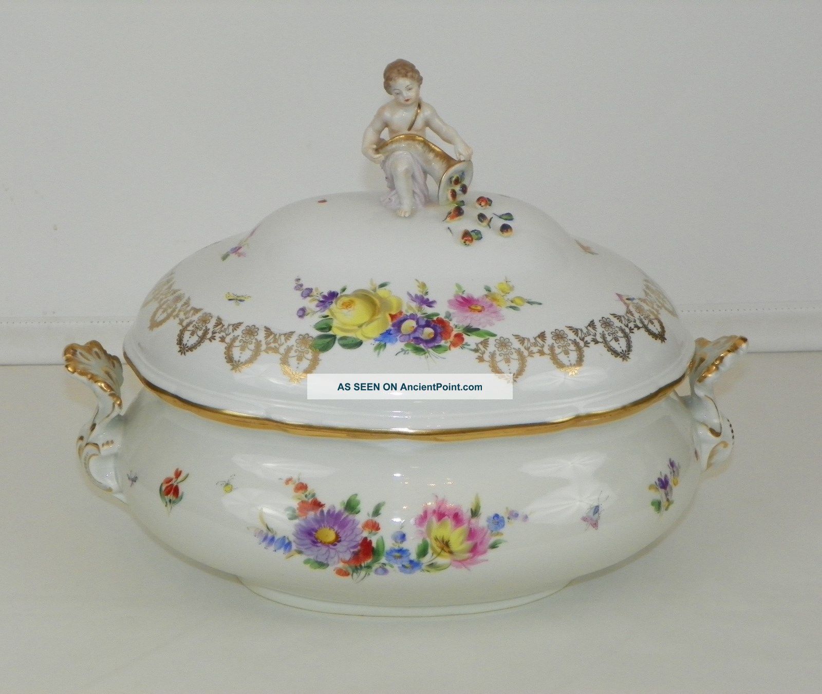 Large Meissen Porcelain Soup Tureen.  Circa First Half 20th Century. Tureens photo
