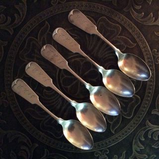 5 Fiddleback Monogramed Silver Spoons With Unknown Makers Mark Or Hallmark photo