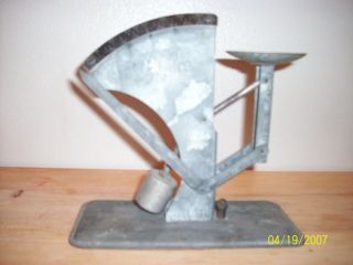 Vintage Mechanical Egg Scale The Oakes Mfg.  Co.  Tipton,  Ind. photo