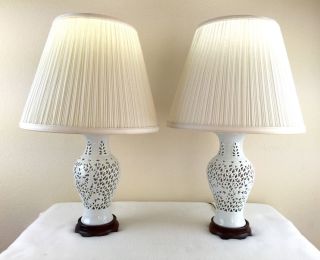 Mid Century Modern Reticulated Chinoiserie White Lamps Regency Asian Pair Euc photo