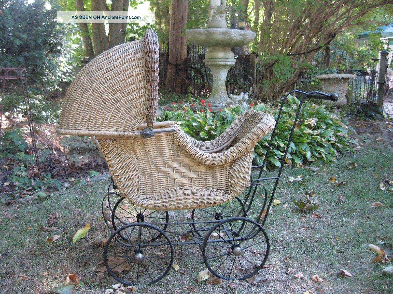 Antique Vintage Wicker Carriage Baby Stroller Doll Buggy Pram Theatrical Pro Baby Carriages & Buggies photo