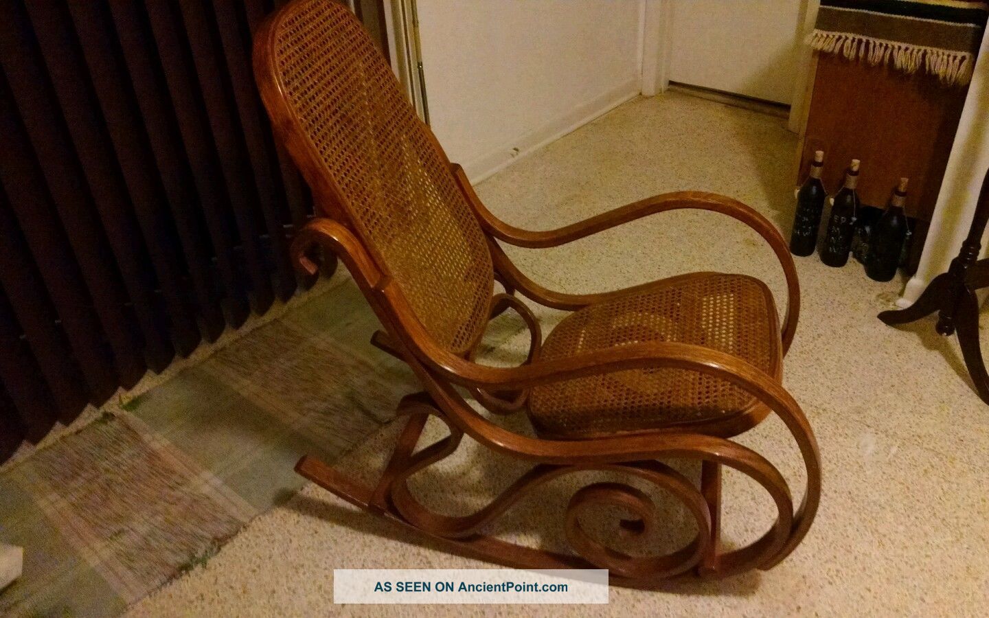 Bentwood Rocker In Shape And On The Wicker 1900-1950 photo