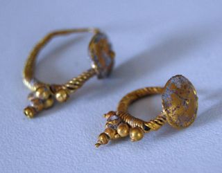 2000 Years Old Ancient Gold Earrings Roman Empire Rare Antique Piece Of Jewelry photo
