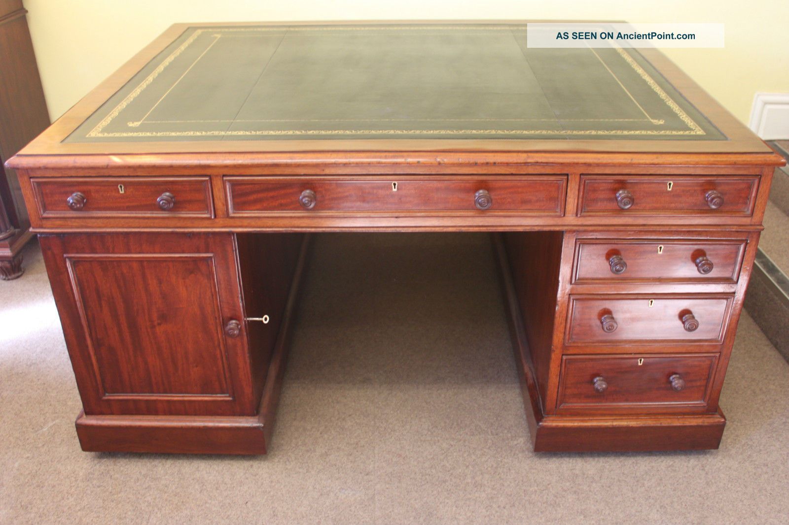 Replacement Gold Tooled Desk Or Table Leather 1800-1899 photo
