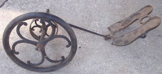 1800 ' S Cast Iron Machine Wheel - Double Foot Pedals, photo