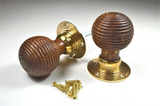 A Victorian Style Wood And Brass Beehive Door Knobs C/w Fixings Af4 photo