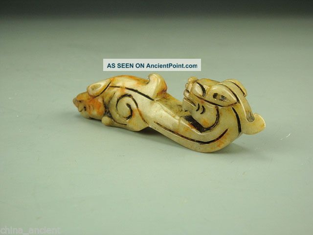Rare Collectable Ingenious Chinese Old Xiu Jade Hand Carved Two Dragon Head Hook Other Antiquities photo