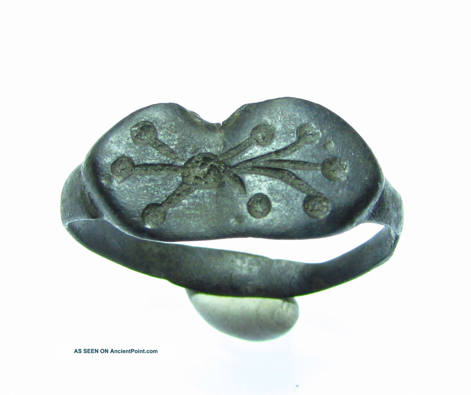 Rare Ancient Roman Bronze Ring With Decorated Bezel - Wearable - 969 Roman photo