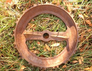 Antique Vintage Metal John Deere Y2639 Farm Planter Plate Gear Rustic photo