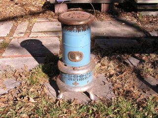 United Stove Co No17e Portable Blue Enamel Parlor Kerosene Oil Stove Heater photo