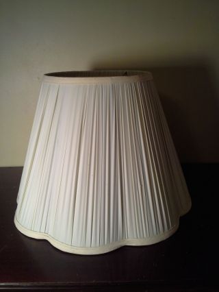 Hollywood Regency Off - White Pleated Vinyl Lamp Shade Vintage photo