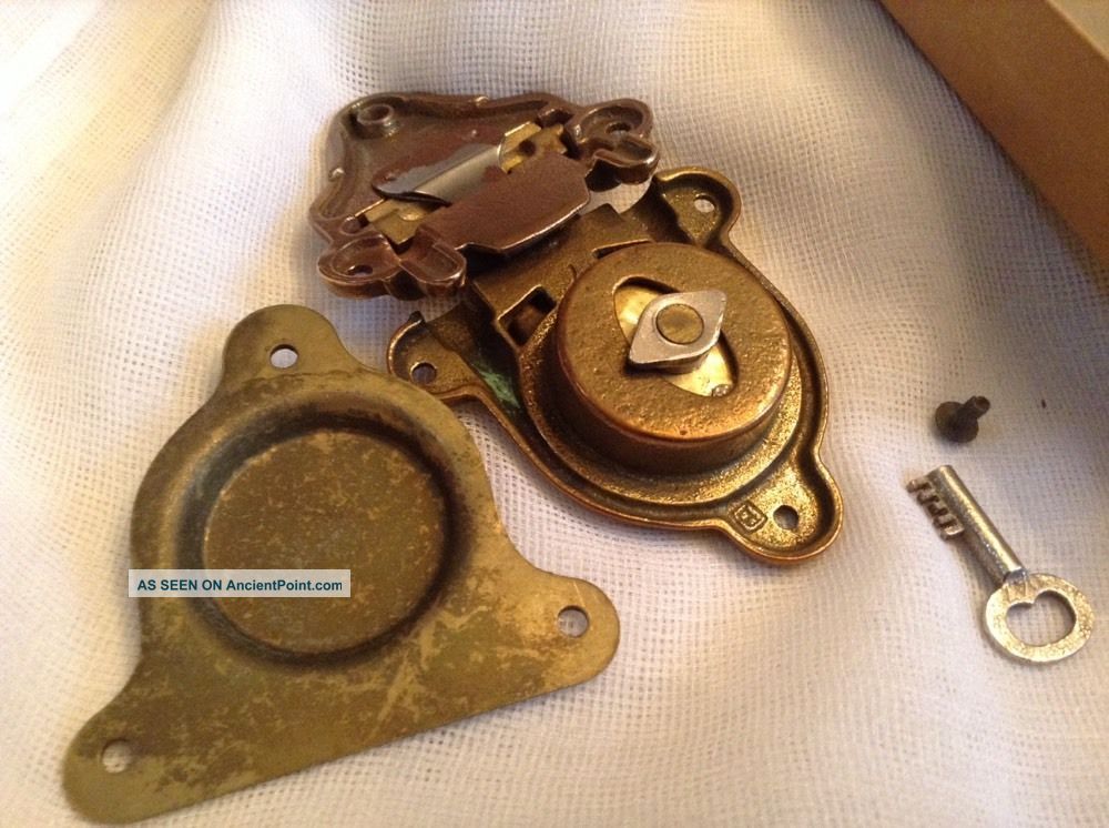 Antique Brass Lock,  Locker,  Trunk W/ Key Eagle Lock Co.  Made In Usa 1900-1950 photo