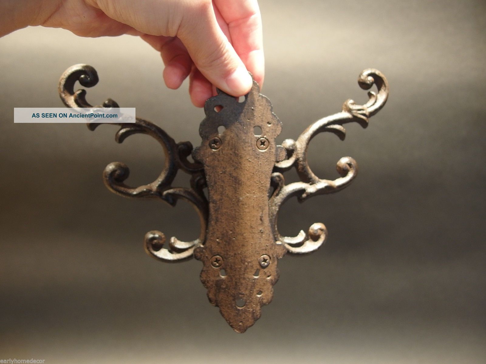 Antique Vintage Style Wall Hook Swivel Folding Coat Rack Hanger