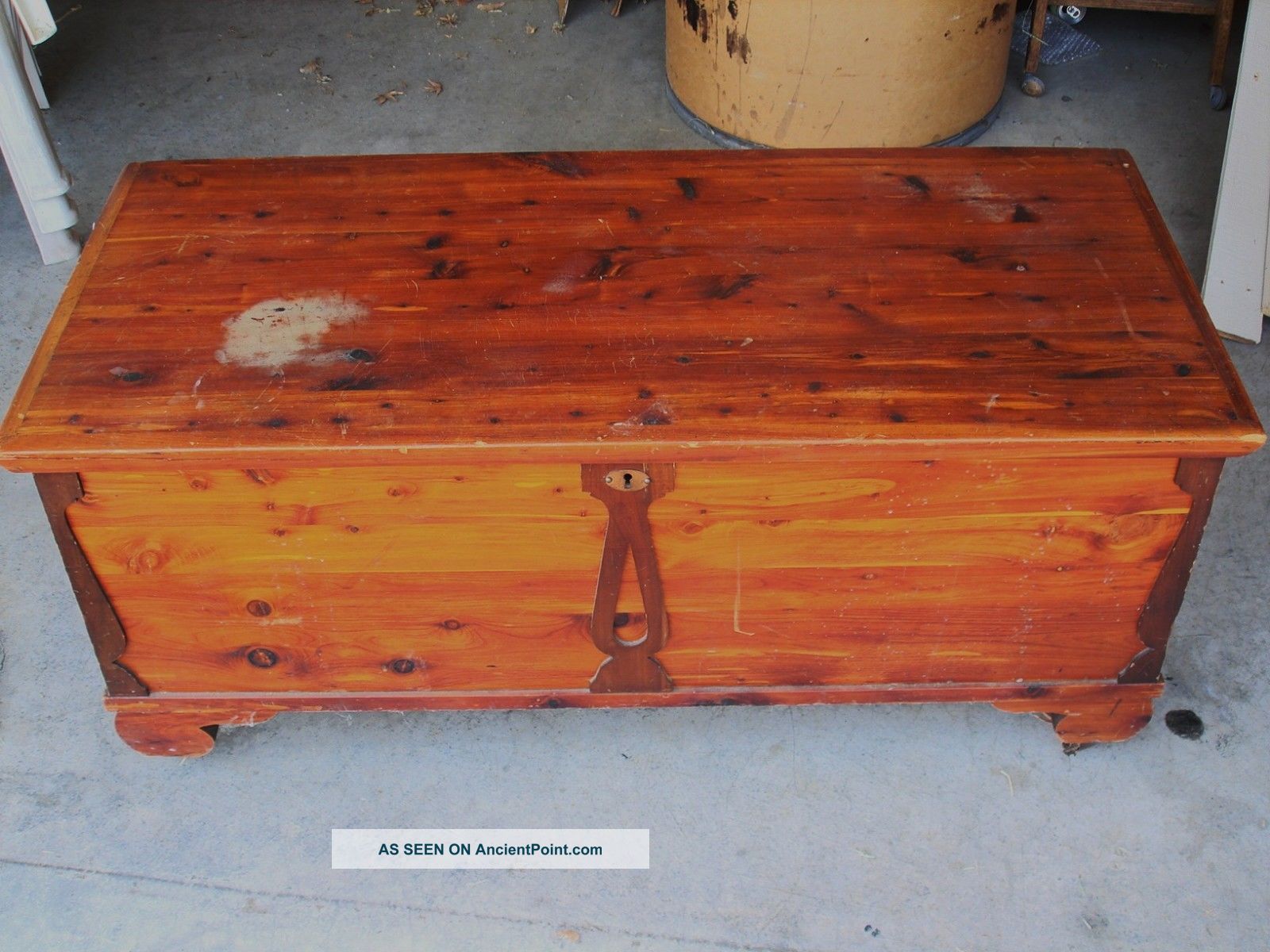 Local Roos Cedar Chest Vintage Date??? On Rollers Removable Shelf 1900-1950 photo