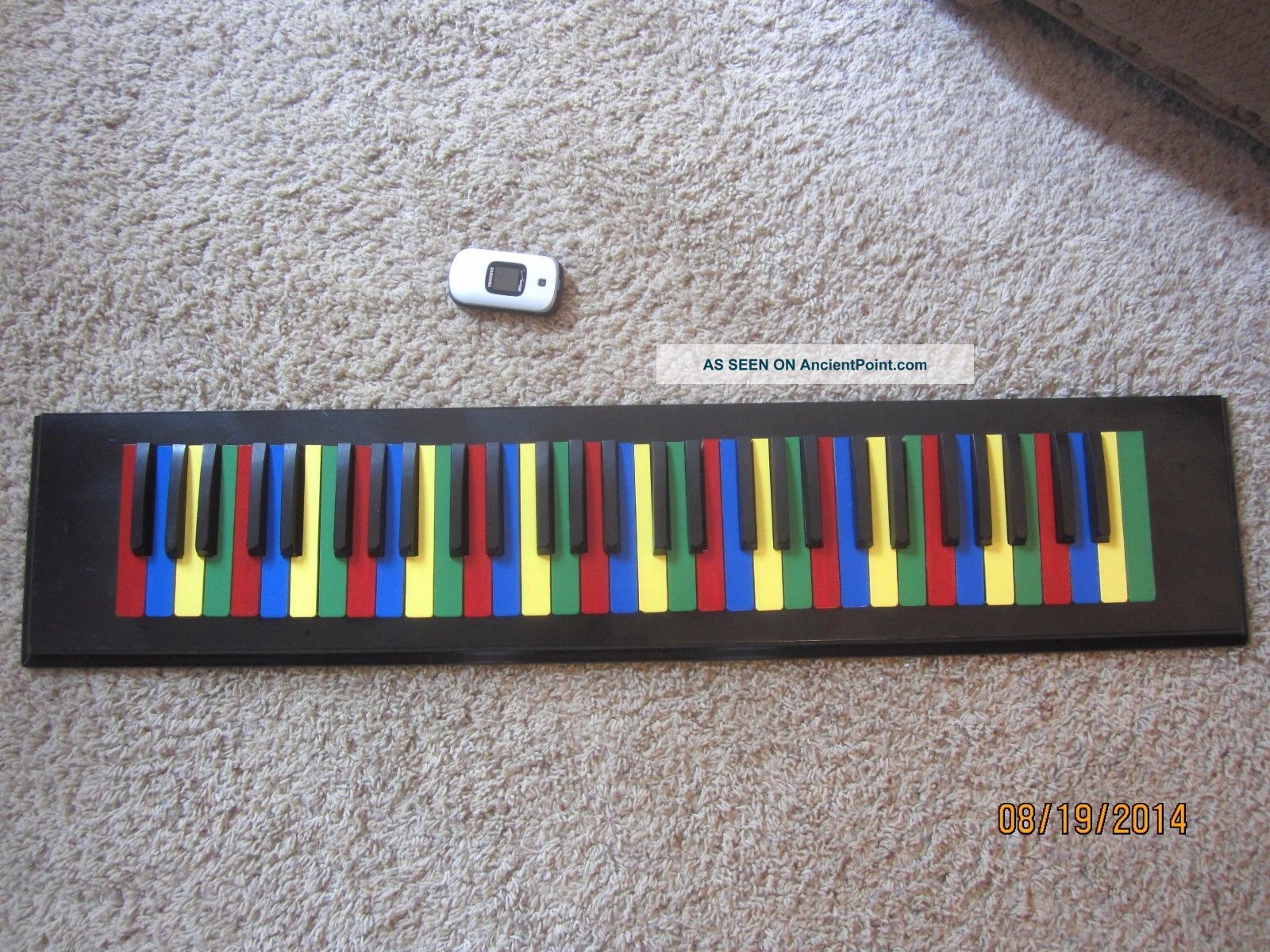 Colorful Pop Art Piano Organ Key Musical Sculpture Kids Wall Hanging Keyboard photo
