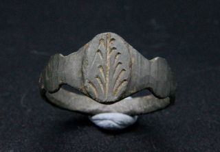 Ancient Tudor Period Bronze Finger Ring With Decorated Bezel 1500 Ad Vf, photo