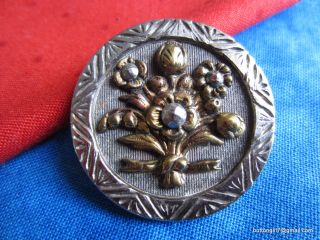 2961 – Brass Button Bouquet Of Flowers Inc.  3 Faceted Cut Steels Antique Button photo