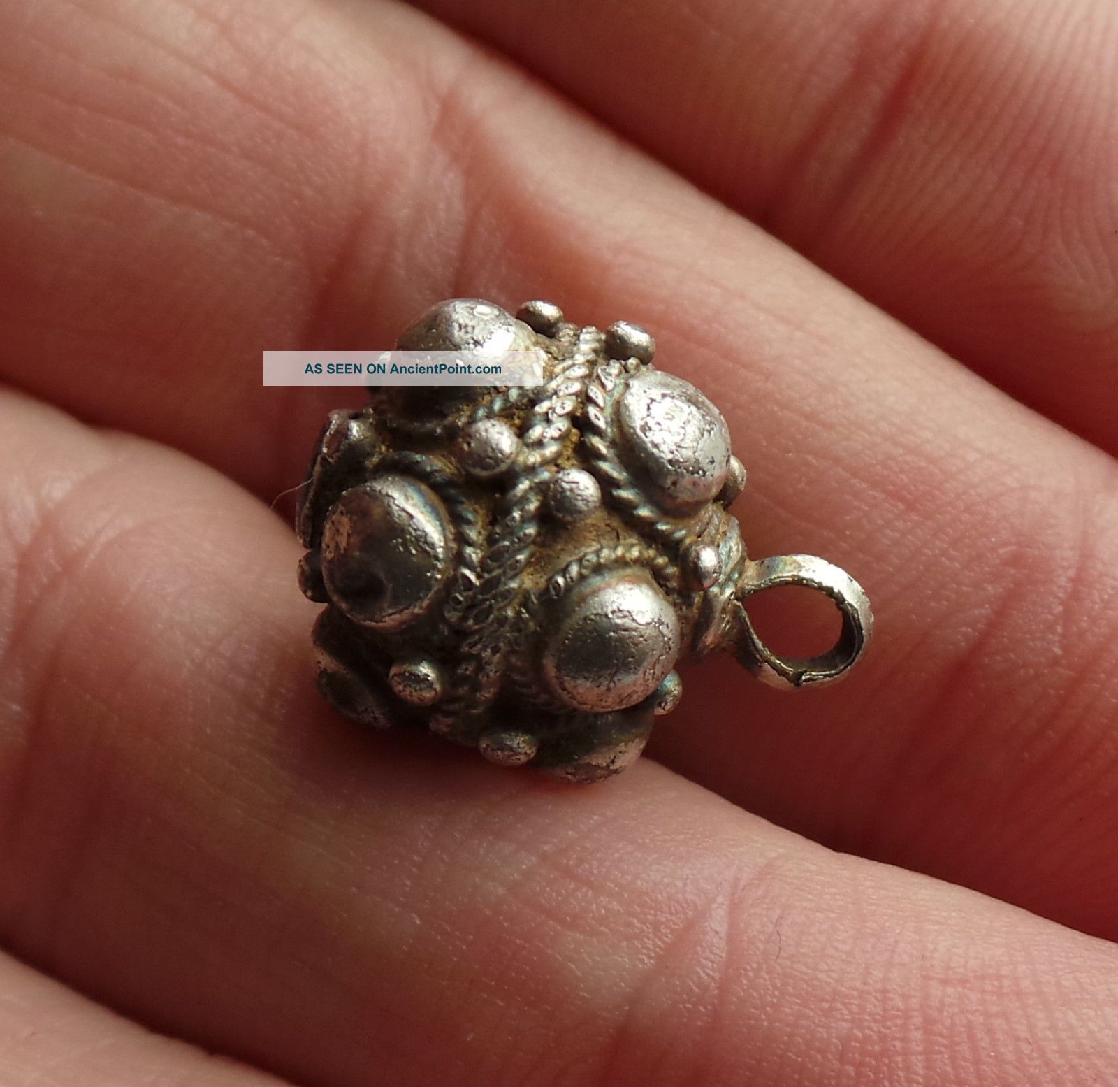 A And Very Rare Silver Button From The 16th.  / 17th.  Century. Buttons photo