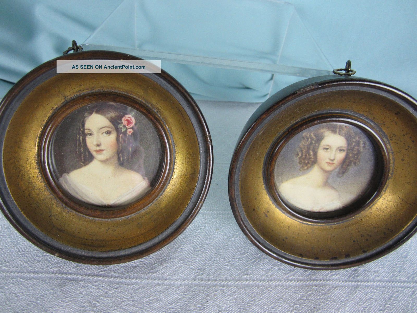 Antique Framed Portraits 2 Prints Round Frame Women Fancy Hairdos Brunette Blond Other Antique Decorative Arts photo