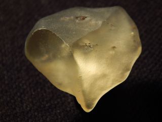 A Small Prehistoric Tool Made From Libyan Desert Glass Found In Egypt 5.  12gr photo