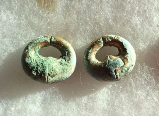 Ancient Gilded Earrings Found In Cambodia photo