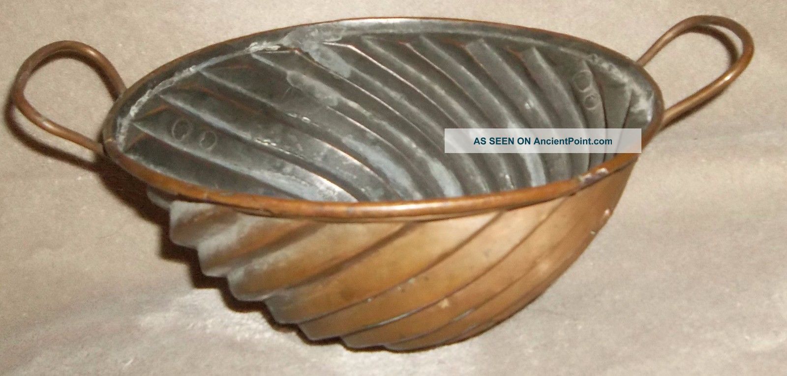 Antique Primitive Copper ? Swirl Butter Chocolate Jello Cake Mold Star On Bottom Primitives photo