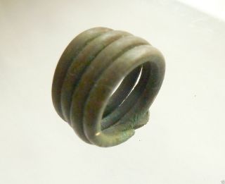 Ancient Medieval Bronze Ring.  (932z) photo