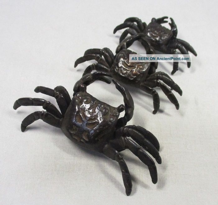 A221: Chinese Copper Ware Triadic Crab Statue With Good Atmosphere Other Antique Chinese Statues photo