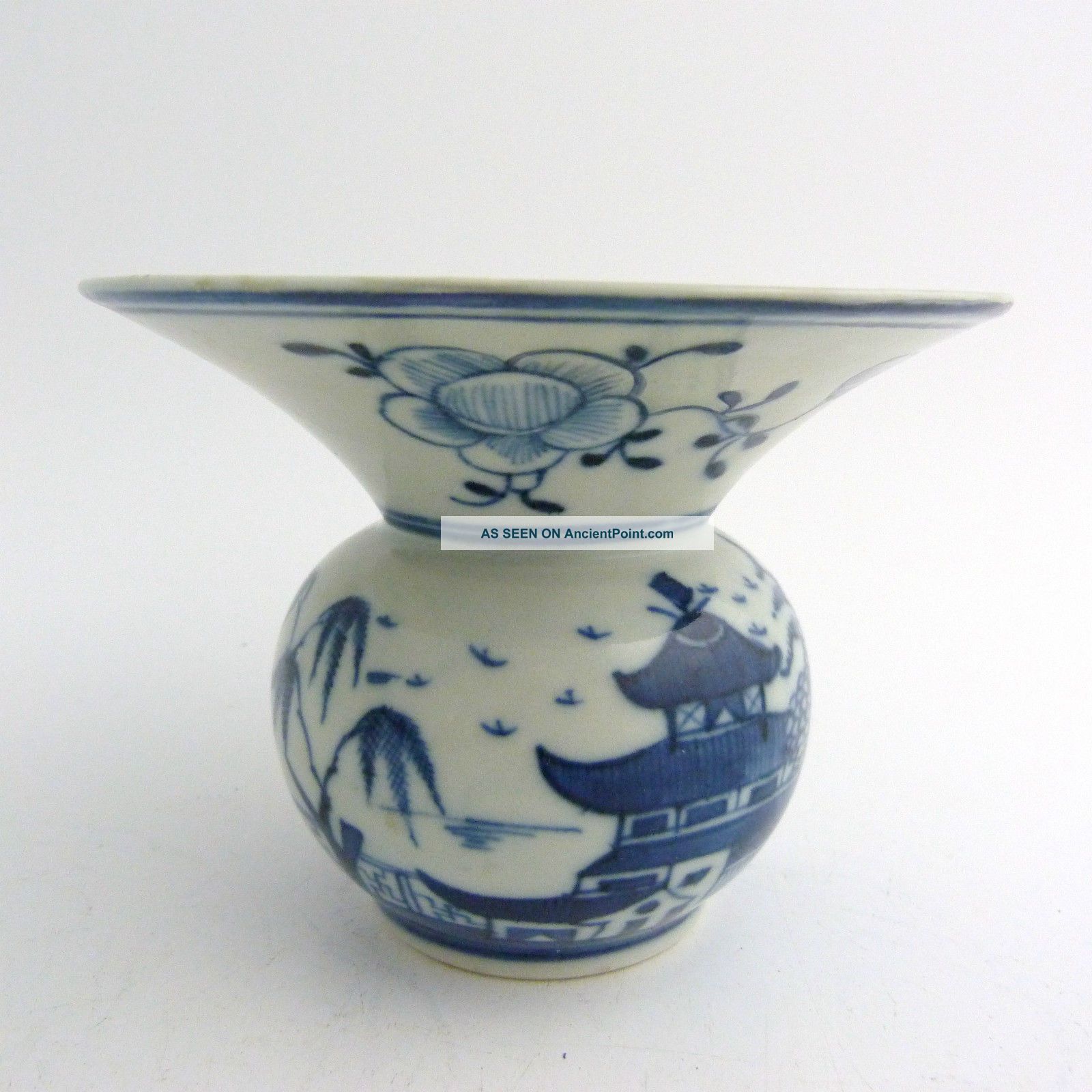 Chinese Blue And White Porcelain Spittoon,  Qianlong Period Bowls photo