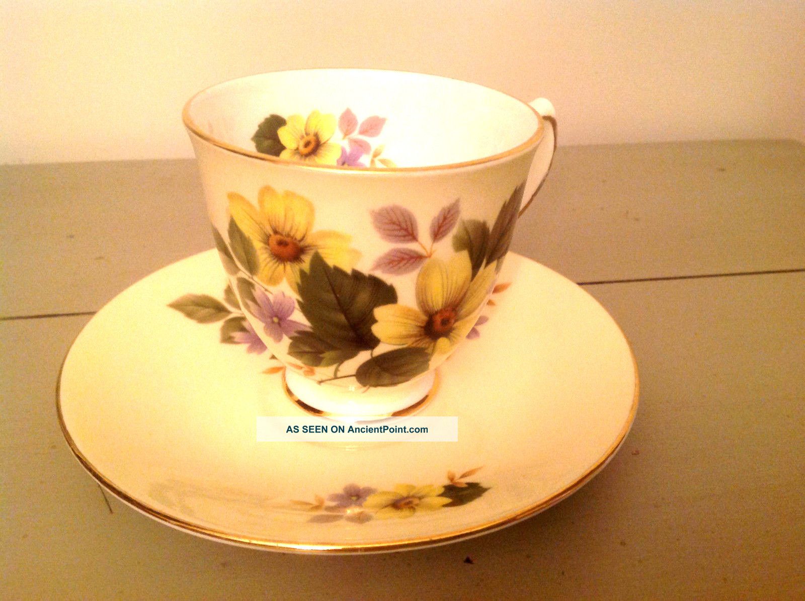 Vintage Elizabethan Tea Cup And Saucer Pale Yellow With Floral Design Cups & Saucers photo