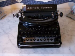 Antique Underwood Noiseless 77 Typewriter With Case 1930 ' S photo