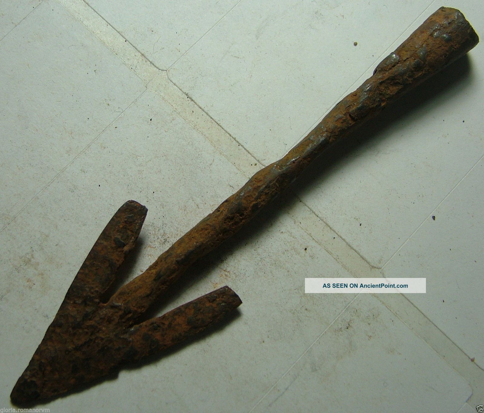 Rare Ancient Roman Weapon Javelin Arrowhead Swallowtail Bolt Head Spear Blade Roman photo