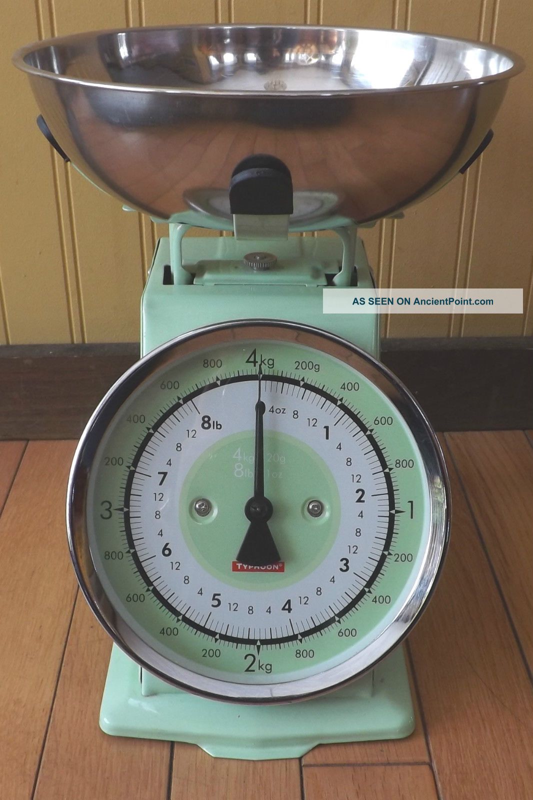 Retro Style Typhoon Green 4 Kg Metal Scale Scales photo