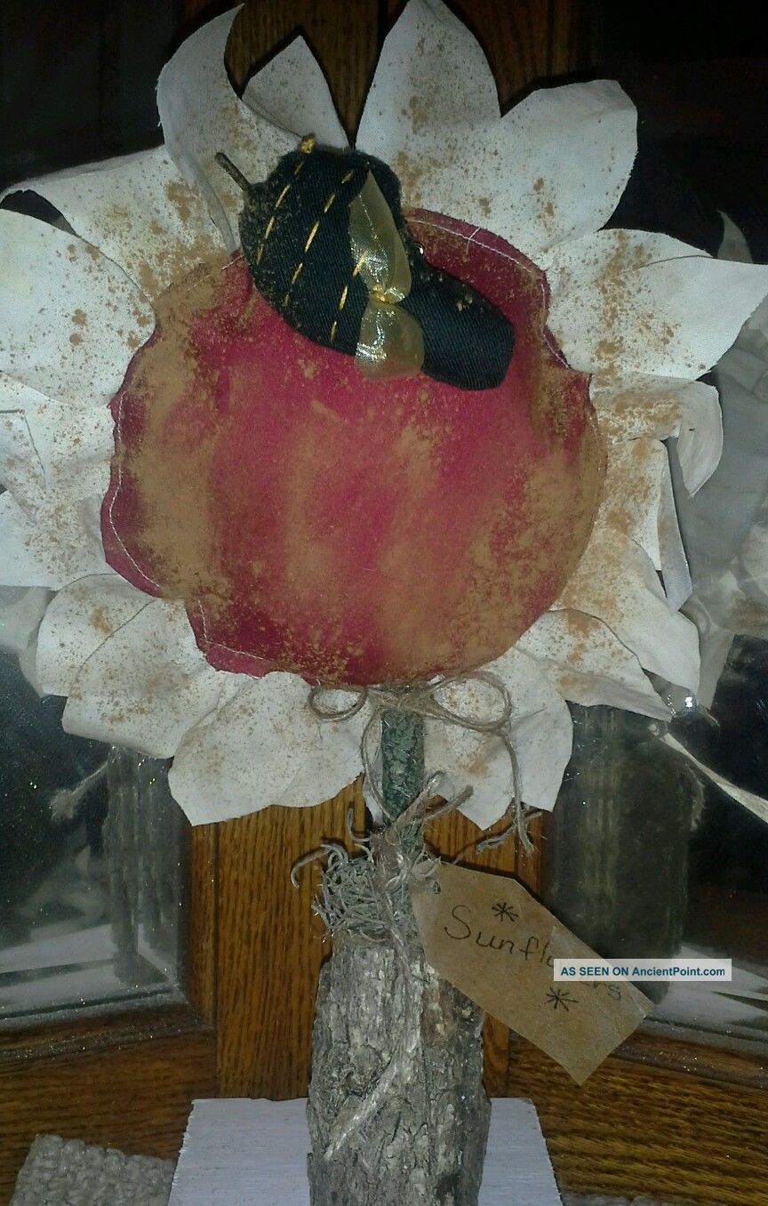 Gathering Of Primitive Handmade Grungy 14 X 10 Sunflower On Oak Base Bee Primitives photo