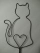 Vintage Primitive Miniature Twisted Wire Rug Beater Kitty Cat Heart Wood Handle Primitives photo 1