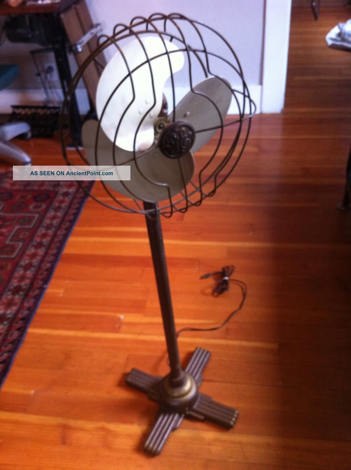 vintage-oscillating-floor-fan
