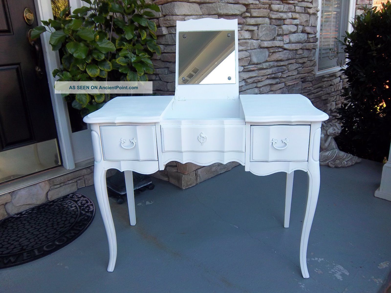 Vintage French Provincial White Vanity Table With Mirror By Broyhill - Gorgeous Post-1950 photo