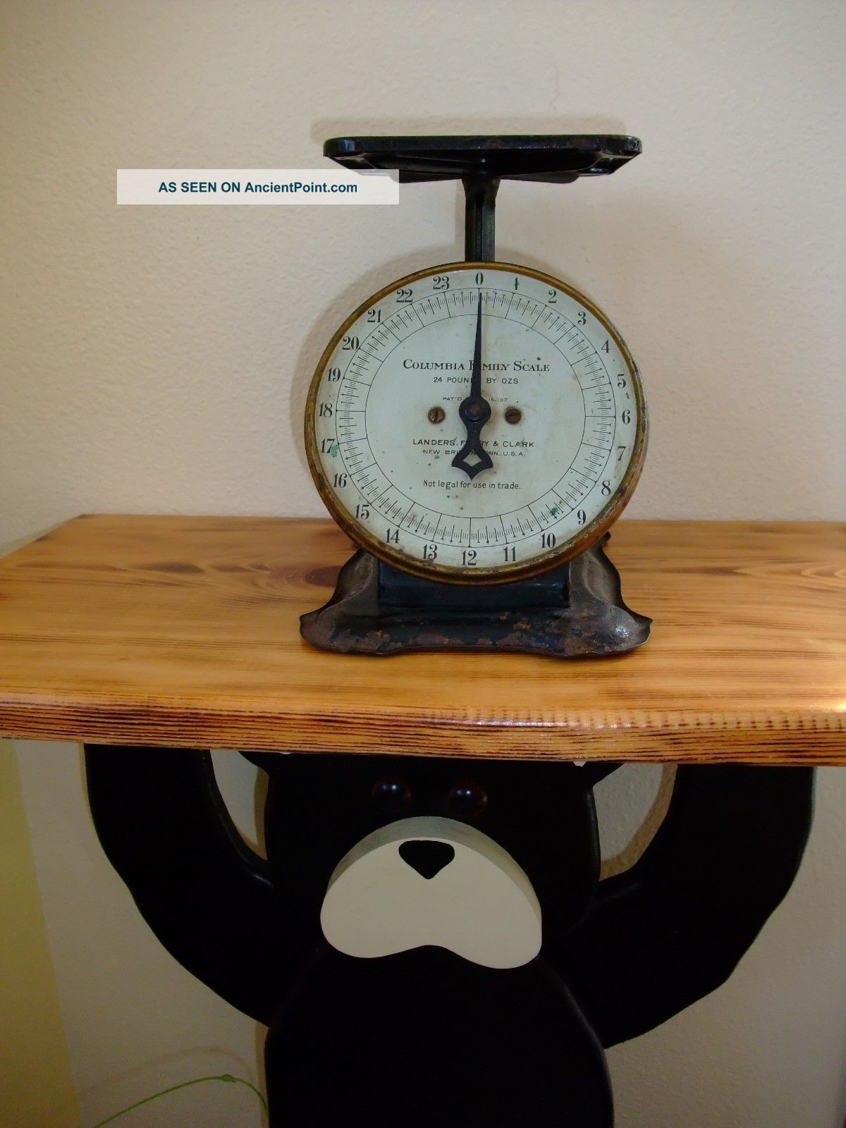 Antique Columbia Family Scale 24lb Landers Frary & Clark Britain Conn.  Usa Scales photo