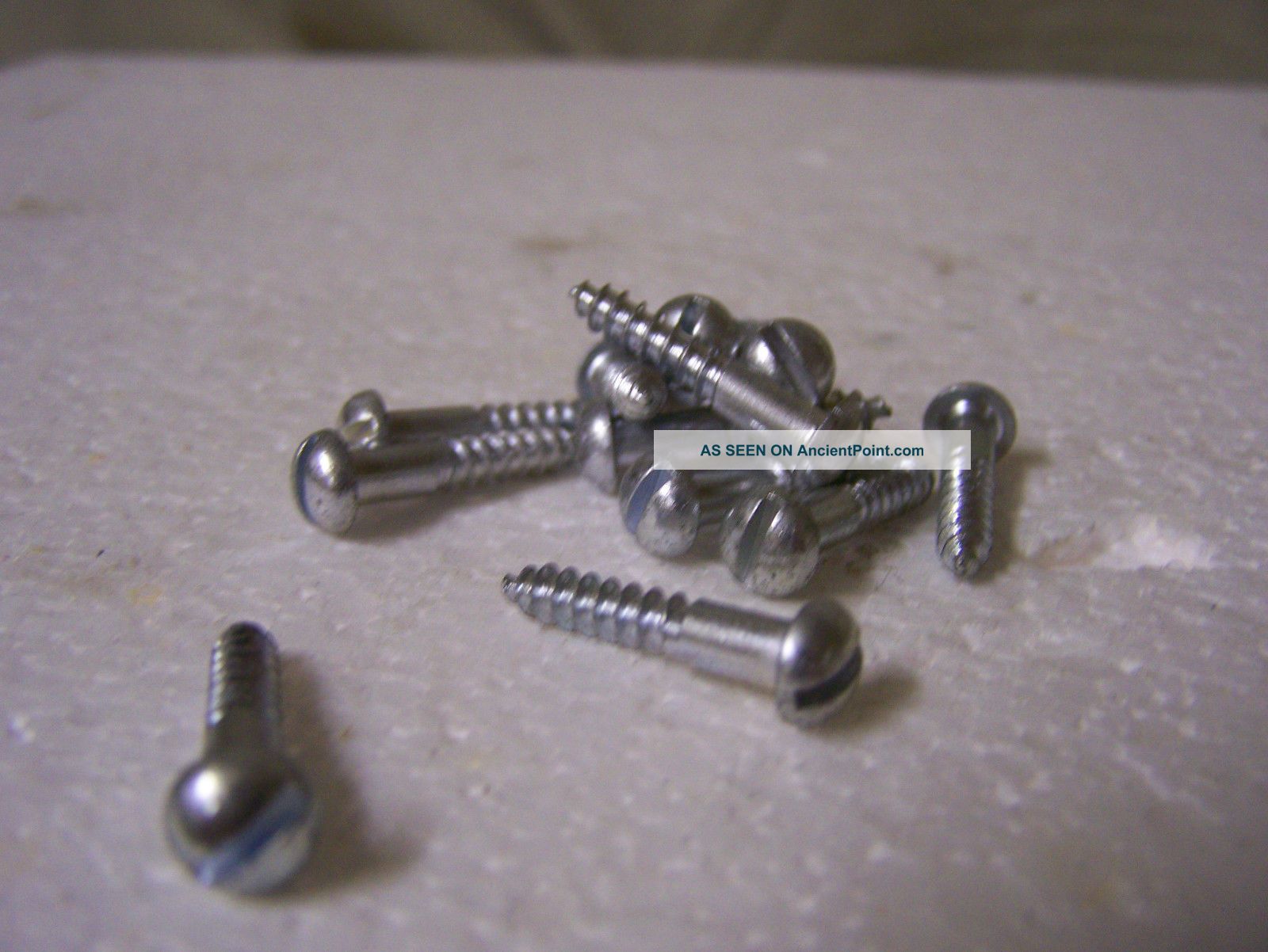8 X 7/8 " Round Head Cadmium Plated Wood Screws Slotted Made In Usa