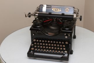 1924 Royal Model 10 Typewriter photo