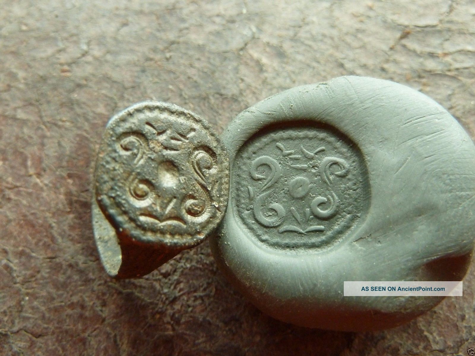 Post Medieval Bronze Seal - Ring (433) Other Antiquities photo
