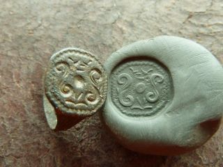 Post Medieval Bronze Seal - Ring (433) photo
