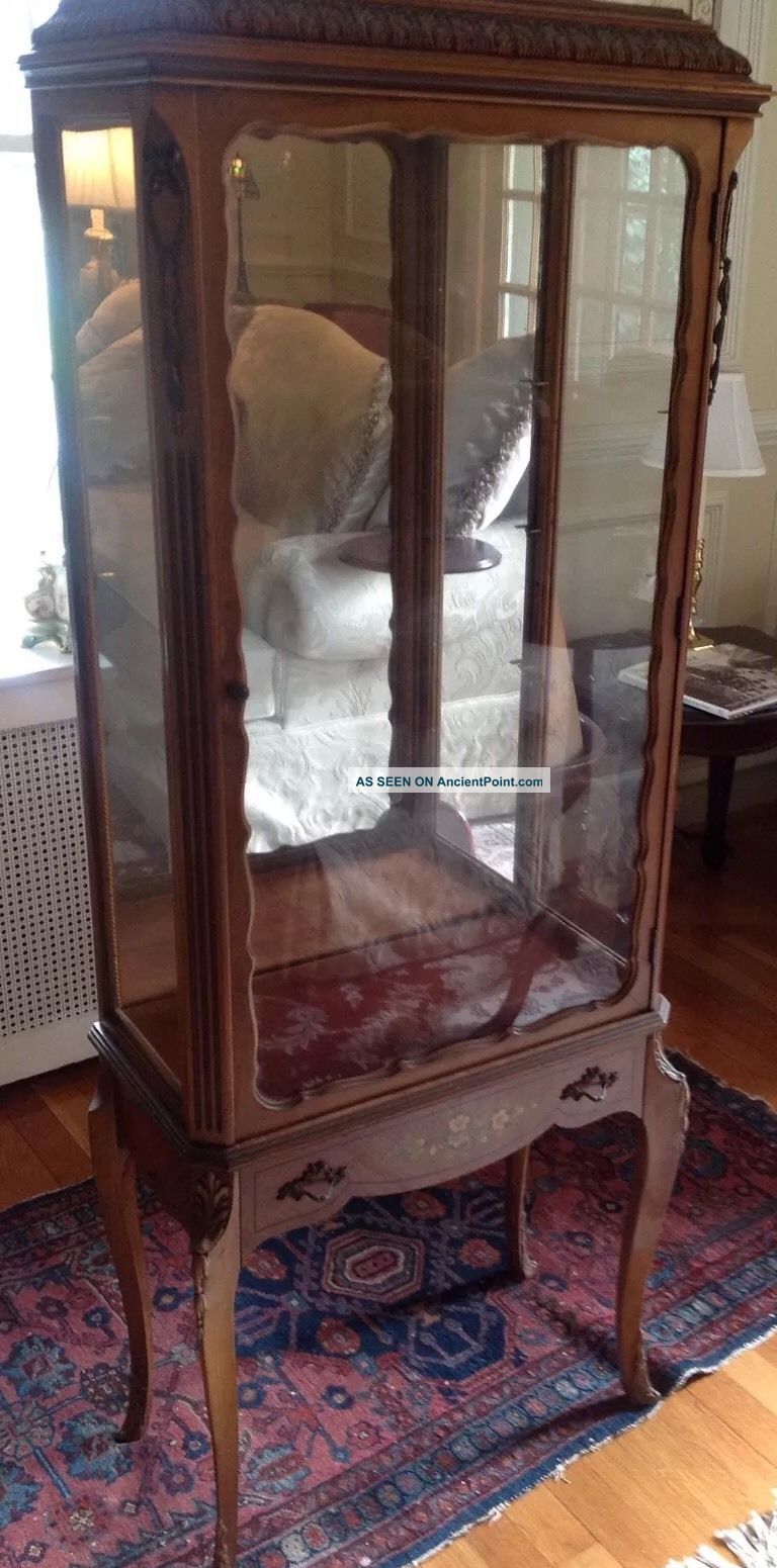 Traditional Display Cabinet With 3 Adjustable Shelves Unknown photo