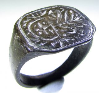 Scarce Medieval Bronze Heraldic Seal Ring With Decorated Bezel - Wearable - 892 photo