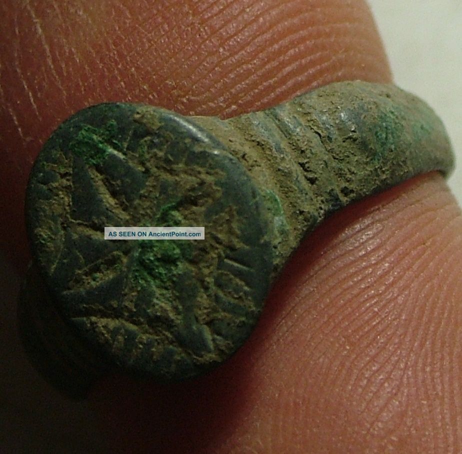 Ancient Roman Soldiers Sun God Sol Invicto Cross Star Ring Artifact Wreath Marks Roman photo