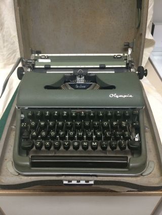 Vintage 1950 ' S Olympia Deluxe Sm3 Green Portable Typewriter W/case Germany photo